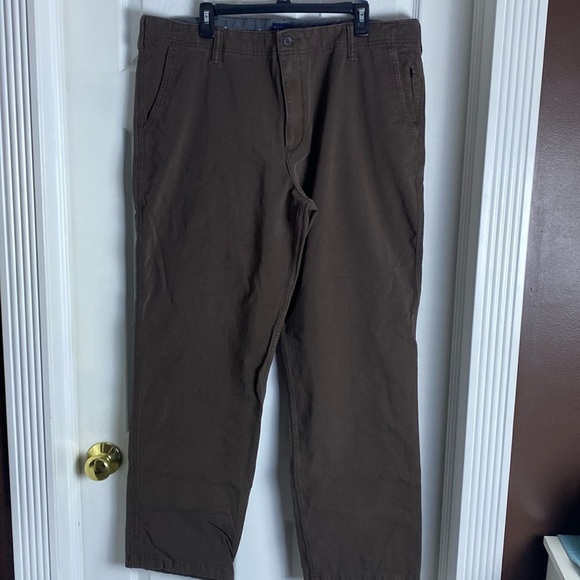 Levi Dockers Classic Fit Mens Brown Pants Sz 40/32 - Picture 1 of 11